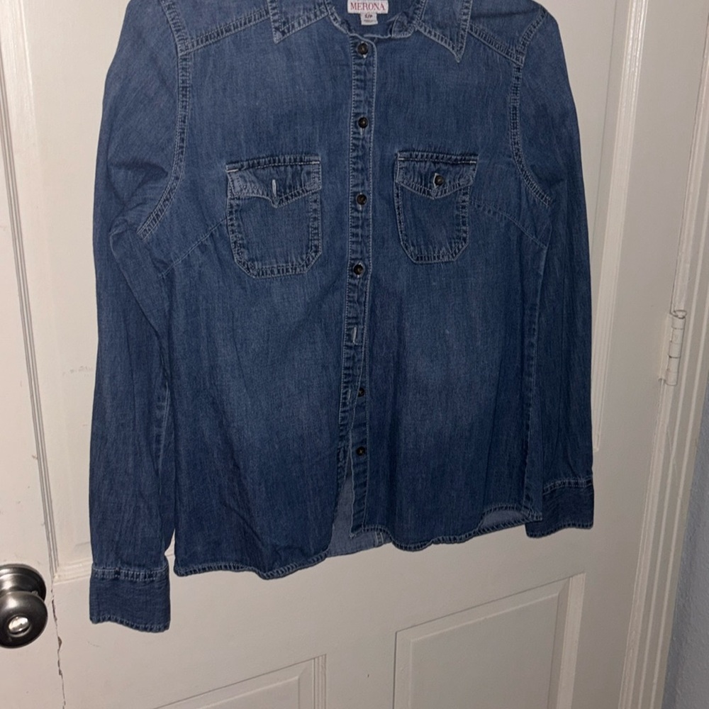 Merona women’s denim long sleeve shirt sz small ptp 18-19” sleeve length 24”